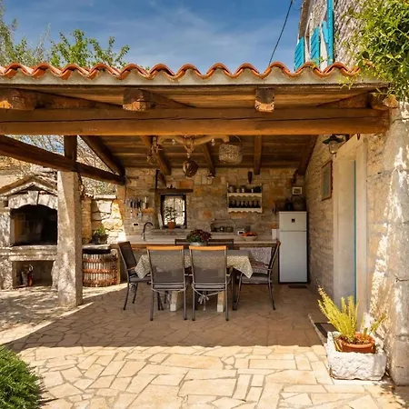 Rustic Janko With Pool In Sveti Lovrec * Vošteni