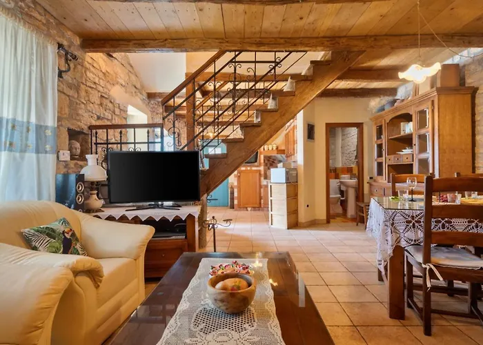 Rustic Janko With Pool In Sveti Lovrec Villa Vošteni