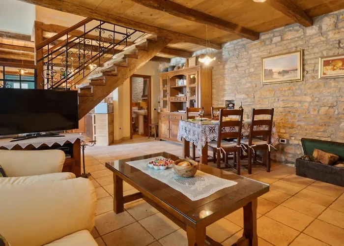Rustic Janko With Pool In Sveti Lovrec *
