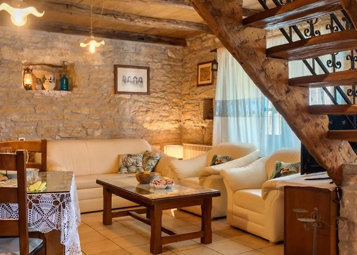 Villa Rustic Janko With Pool In Sveti Lovrec