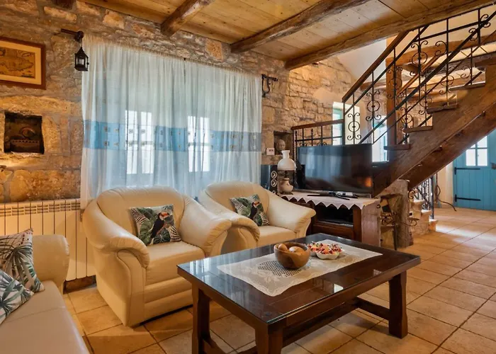 Vila Rustic Janko With Pool In Sveti Lovrec