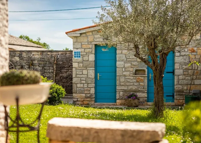 Rustic Janko With Pool In Sveti Lovrec