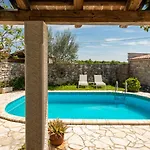Rustic Janko With Pool In Sveti Lovrec * Vošteni