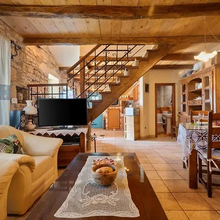 Rustic Janko With Pool In Sveti Lovrec