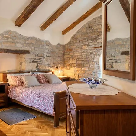 Villa Rustic Janko With Pool In Sveti Lovrec *