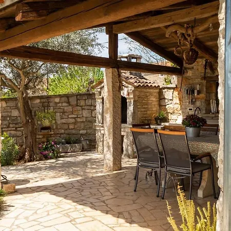 Rustic Janko With Pool In Sveti Lovrec *