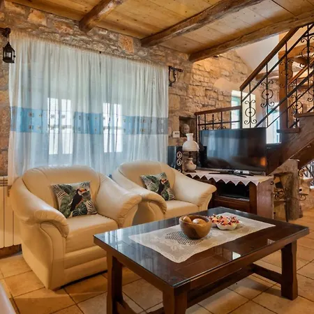 Villa Rustic Janko With Pool In Sveti Lovrec