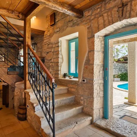 Villa Rustic Janko With Pool In Sveti Lovrec *