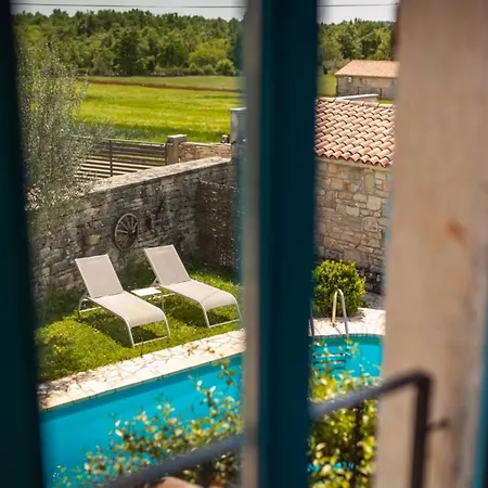 Rustic Janko With Pool In Sveti Lovrec Vošteni