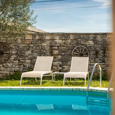 Rustic Janko With Pool In Sveti Lovrec * Vošteni