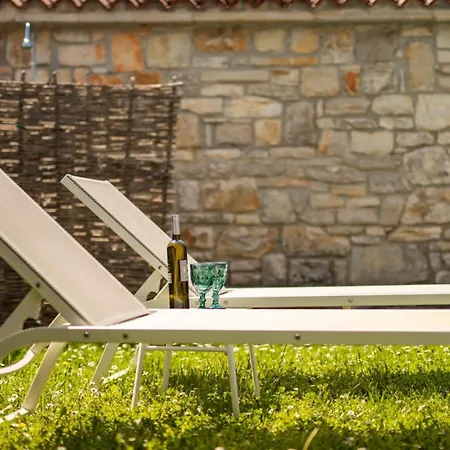 Rustic Janko With Pool In Sveti Lovrec * Vošteni
